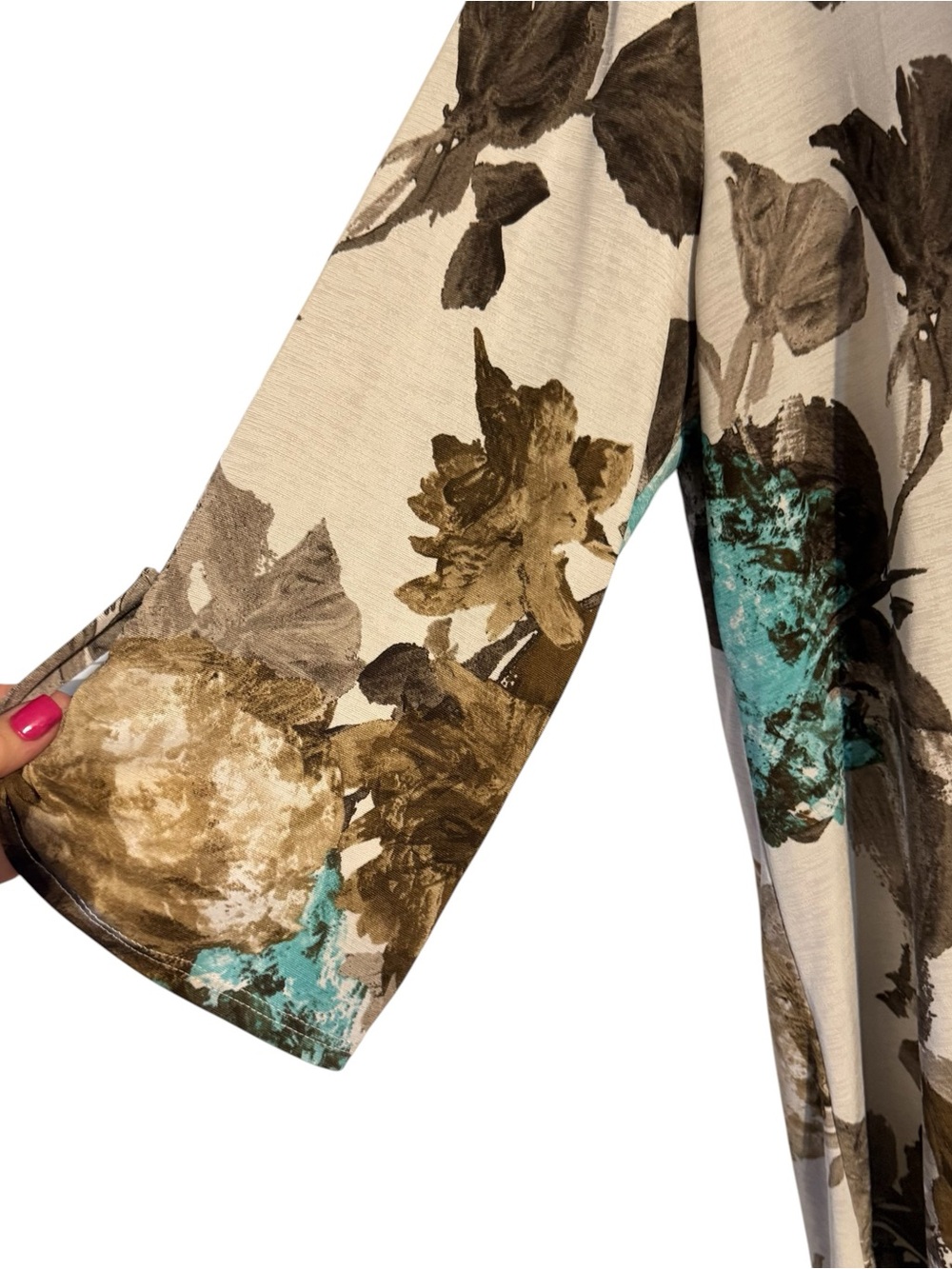 Floral V-Neck 3/4 Sleeves Top in Teal, Brown & Cream CURVY/PLUS #11 - Picture 3 of 6